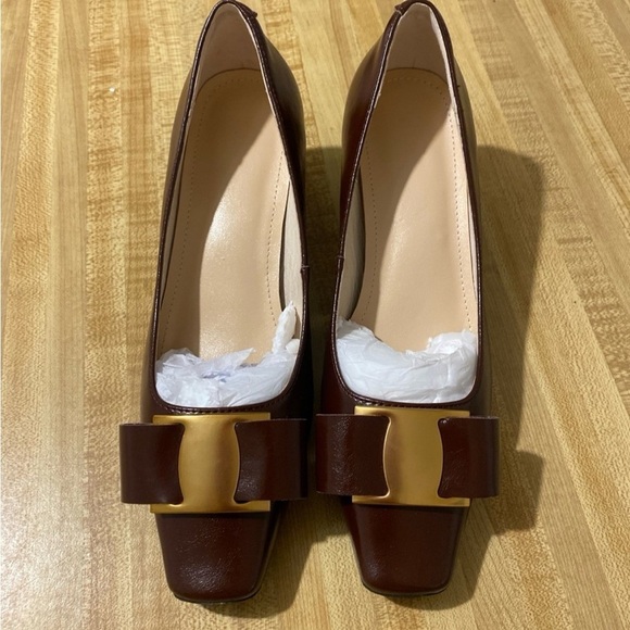 Tina Cus Brown Leather with Gold Accent Square Toe Block Heel Pumps NWOT 5 - Picture 1 of 9